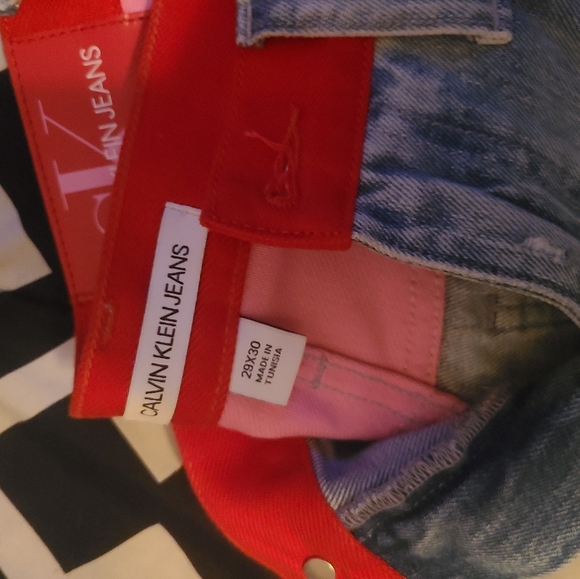 Calvin Klein Jeans - Picture 2 of 3